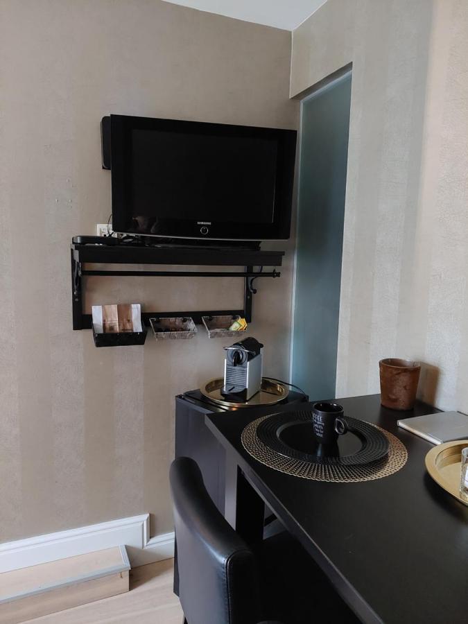 La Chambre Et Le Studio Du Chateau Du Golf De Bernalmont Liège Kültér fotó