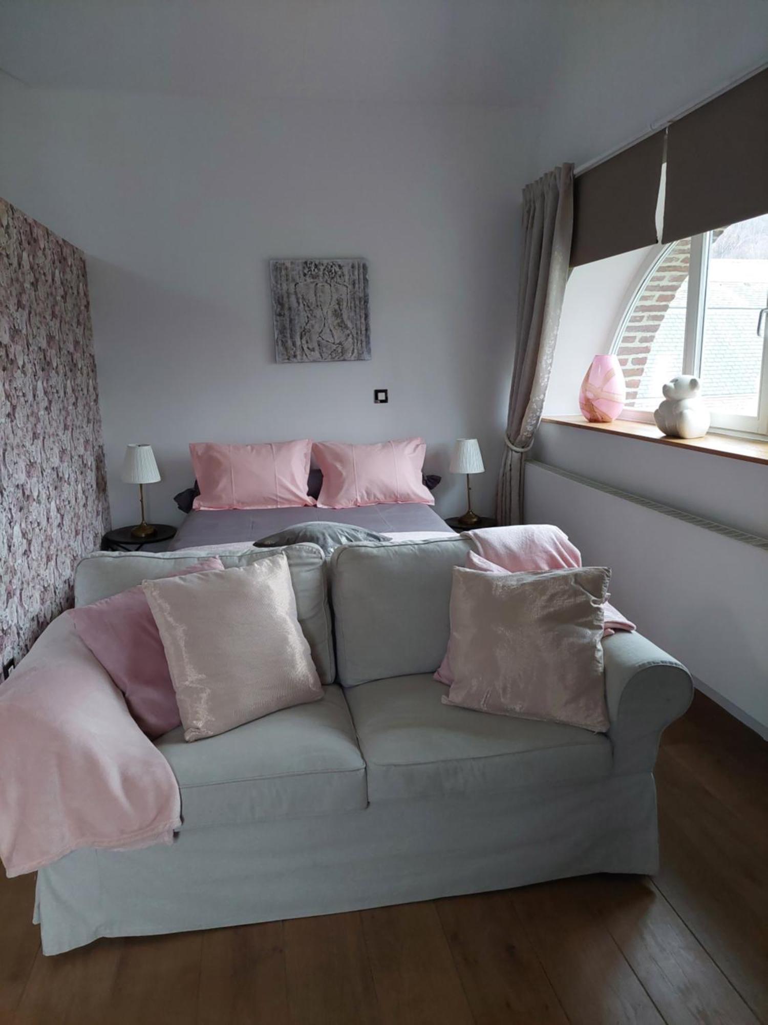 La Chambre Et Le Studio Du Chateau Du Golf De Bernalmont Liège Kültér fotó