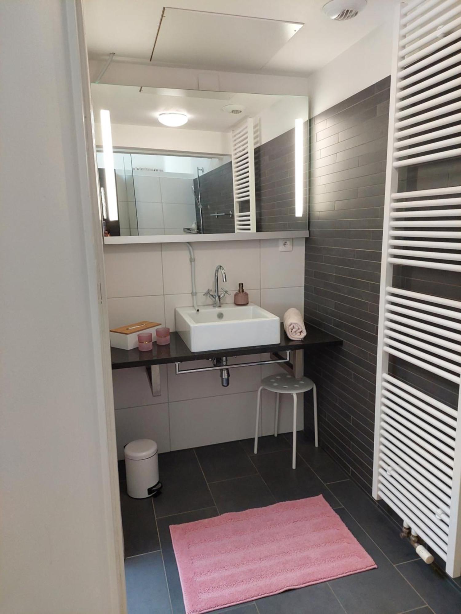 La Chambre Et Le Studio Du Chateau Du Golf De Bernalmont Liège Szoba fotó